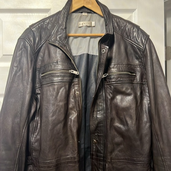 Danier size L leather jacket - Picture 13 of 13